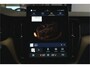 Volvo XC60 2.0 T8 AWD 335kW/456pk Aut8 Recharge Ultra Dark VOL!! LUCHTVERING + BOWERS&WILKINS + PANORAMADAK + BLIS + HEAD-UP + PILOT ASSIST + V&A STOEL-&STUURVERWARMING + ADAPT.CRUISE + GOOGLE DASH&SERVICES + STOELVENTILATIE&-MASSAGE + 360 CAMERA + 22" LM-VELGEN!!
