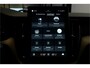 Volvo XC60 2.0 T8 AWD 335kW/456pk Aut8 Recharge Ultra Dark VOL!! LUCHTVERING + BOWERS&WILKINS + PANORAMADAK + BLIS + HEAD-UP + PILOT ASSIST + V&A STOEL-&STUURVERWARMING + ADAPT.CRUISE + GOOGLE DASH&SERVICES + STOELVENTILATIE&-MASSAGE + 360 CAMERA + 22" LM-VELGEN!!