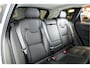 Volvo XC60 2.0 T8 AWD 335kW/456pk Aut8 Recharge Ultra Dark VOL!! LUCHTVERING + BOWERS&WILKINS + PANORAMADAK + BLIS + HEAD-UP + PILOT ASSIST + V&A STOEL-&STUURVERWARMING + ADAPT.CRUISE + GOOGLE DASH&SERVICES + STOELVENTILATIE&-MASSAGE + 360 CAMERA + 22" LM-VELGEN!!