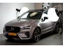 Volvo XC60 2.0 T8 AWD 335kW/456pk Aut8 Recharge Ultra Dark VOL!! LUCHTVERING + BOWERS&WILKINS + PANORAMADAK + BLIS + HEAD-UP + PILOT ASSIST + V&A STOEL-&STUURVERWARMING + ADAPT.CRUISE + GOOGLE DASH&SERVICES + STOELVENTILATIE&-MASSAGE + 360 CAMERA + 22" LM-VELGEN!!