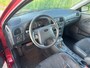Volvo S40 1.8 Europa Automaat Airco Electric pakket Audio-CD/MP3 LMV 15" Leder/Stof Cruisecontrol Trekhaak Dealeronderhoud Nw Apk!