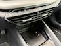 Skoda Octavia Combi 1.0 e-TSI Business Edition Automaat | Trekhaak uitklapbaar | Adaptieve cruise control | Stoelverwarming | Rijstrooksensor | Getint glas | 17 inch lichtmetalen velgen | LED verlichting | Parkeersensoren voor en achter