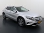 Mercedes-Benz GLA 200 // Camera // Navi // Bi-Xenon // 18" Velgen // Dakrails // Parkeersensoren // Privacy Glass // Stoelverwarming