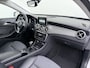 Mercedes-Benz GLA 200 // Camera // Navi // Bi-Xenon // 18" Velgen // Dakrails // Parkeersensoren // Privacy Glass // Stoelverwarming