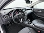 Mercedes-Benz GLA 200 // Camera // Navi // Bi-Xenon // 18" Velgen // Dakrails // Parkeersensoren // Privacy Glass // Stoelverwarming