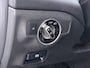 Mercedes-Benz GLA 200 // Camera // Navi // Bi-Xenon // 18" Velgen // Dakrails // Parkeersensoren // Privacy Glass // Stoelverwarming