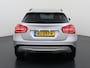Mercedes-Benz GLA 200 // Camera // Navi // Bi-Xenon // 18" Velgen // Dakrails // Parkeersensoren // Privacy Glass // Stoelverwarming