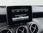Mercedes-Benz GLA 200 // Camera // Navi // Bi-Xenon // 18" Velgen // Dakrails // Parkeersensoren // Privacy Glass // Stoelverwarming