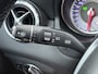 Mercedes-Benz GLA 200 // Camera // Navi // Bi-Xenon // 18" Velgen // Dakrails // Parkeersensoren // Privacy Glass // Stoelverwarming