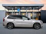 Volvo XC90 T8 Ultra Dark Executive Edition | 22" | Gelaagd & Getint Glas | Geintegreerd kinderzitje | Luchtvering | Geventileerd Nappa | Bowers & Wilkins | Stoelmassage | Panoramadak | Head-Up | 360 Camera | Matrix LED