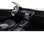 Toyota Auris 1.8 Hybrid Executive | Trekhaak | Navigatie | Stoelverwarming | Parkeersensoren voor/achter | Keyless | Cruise Control | Clima | Camera | 17 inch | Bluetooth