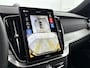 Volvo XC90 T8 Ultra Black Edition Executive | 22" | Gelaagd & Getint Glas | Geintegreerd kinderzitje | Luchtvering | Geventileerd Nappa | Bowers & Wilkins | Stoelmassage | Panoramadak | Head-Up | 360 Camera | Matrix LED