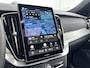 Volvo XC90 T8 Ultra Black Edition Executive | 22" | Gelaagd & Getint Glas | Geintegreerd kinderzitje | Luchtvering | Geventileerd Nappa | Bowers & Wilkins | Stoelmassage | Panoramadak | Head-Up | 360 Camera | Matrix LED