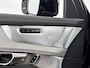 Volvo XC90 T8 Ultra Black Edition Executive | 22" | Gelaagd & Getint Glas | Geintegreerd kinderzitje | Luchtvering | Geventileerd Nappa | Bowers & Wilkins | Stoelmassage | Panoramadak | Head-Up | 360 Camera | Matrix LED