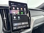 Volvo XC60 T8 Recharge Ultra Dark Executive | 22" | Getint & Gelamineerd Glas | Alarmklasse 3 | Black Edition Interieur | Luchtvering | Bowers & Wilkins | Geventileerd Nappa | Massagestoelen | Head-Up | 360 Camera | Elektr. verst. Stoelen | Full LED