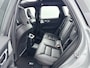 Volvo XC60 T8 Recharge Ultra Dark Executive | 22" | Getint & Gelamineerd Glas | Alarmklasse 3 | Black Edition Interieur | Luchtvering | Bowers & Wilkins | Geventileerd Nappa | Massagestoelen | Head-Up | 360 Camera | Elektr. verst. Stoelen | Full LED
