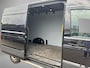 Volkswagen Crafter 30 2.0 TDI 140pk DSG L3H3 Highline · Camera · Cruise Control · Trekhaak · P-Sensoren · Apple/Android Car Play · 3 Zitplaatsen · Garantie t/m 04-09-2028 of 120.000km