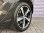 Volvo V40 2.0 T4 Business Sport | Automaat | Stoelverwarming | Parkeersensoren | High Performance Audio | Navigatie | Bluetooth | Cruise control | Climate control | Half lederen bekleding | Regensensor |