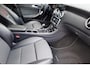 Mercedes-Benz A-klasse 180 Lease Edition Plus PANO STOELVERW. HALF-LEER CAMERA NL-AUTO ZWARTE-HEMEL NAVI CRUISE CLIMA KEYLESS-START 2XPDC 18''LMV