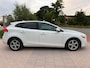 Volvo V40 1.6 D2 Kinetic Airco Cruise PDC Trekhaak DealerOnd