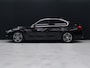 BMW 3-Serie 320i Luxury Edition [CAMERA, PDC, STOELVERWARMING, DIGITAL DASH, CRUISE, BLUETOOTH, NAVIGATIE, LED, MULTIFUNCTIONEEL STUURWIEL, NIEUWSTAAT]