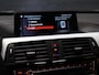 BMW 3-Serie 320i Luxury Edition [CAMERA, PDC, STOELVERWARMING, DIGITAL DASH, CRUISE, BLUETOOTH, NAVIGATIE, LED, MULTIFUNCTIONEEL STUURWIEL, NIEUWSTAAT]