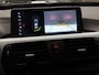BMW 3-Serie 320i Luxury Edition [CAMERA, PDC, STOELVERWARMING, DIGITAL DASH, CRUISE, BLUETOOTH, NAVIGATIE, LED, MULTIFUNCTIONEEL STUURWIEL, NIEUWSTAAT]