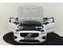 Volvo V60 T6 PLUG-IN HYBRID AWD ULTRA DARK *FULL OPTIONS!* -PANO.DAK|BOWERS&WILKINS|GEVENT.LEDER+MASSAGE|360°CAM|HEAD-UP DISP.|PRIVACY.GLAS|TREKHAAK|19"