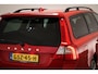 Volvo V70 R-design 2.5T R-Design | TREKHAAK | ACHTERBANKVERWARMING | LEDER | 18"