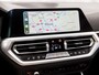 BMW 3-Serie 330e High Executive 252Pk Automaat (SCHUIFDAK, DEALER ONDERHOUDEN, APPLE CARPLAY, GROOT NAVI, CAMERA, GETINT GLAS, BRUIN LEDER, SPORTSTOELEN, STUUR/STOELVERWARMING, SFEERVERLICHTING, NIEUWSTAAT)