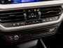 BMW 1-Serie 116i High Executive Automaat (APPLE CARPLAY, NAVIGATIE, CLIMATE, GETINT GLAS, PARKEERSENSOREN, SPORTSTOELEN, CRUISE, NIEUWE APK, NIEUWSTAAT)