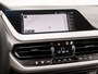 BMW 1-Serie 116i High Executive Automaat (APPLE CARPLAY, NAVIGATIE, CLIMATE, GETINT GLAS, PARKEERSENSOREN, SPORTSTOELEN, CRUISE, NIEUWE APK, NIEUWSTAAT)