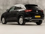 Volkswagen T-Roc 1.5 TSI Sport 150Pk Automaat (APPLE CARPLAY, GROOT NAVI, CLIMATE, GETINT GLAS, SPORTSTOELEN, ADAPTIVE CRUISE, PARKEERSENSOREN, NIEUWE APK, NIEUWSTAAT)
