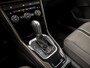 Volkswagen T-Roc 1.5 TSI Sport 150Pk Automaat (APPLE CARPLAY, GROOT NAVI, CLIMATE, GETINT GLAS, SPORTSTOELEN, ADAPTIVE CRUISE, PARKEERSENSOREN, NIEUWE APK, NIEUWSTAAT)