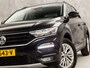 Volkswagen T-Roc 1.5 TSI Sport 150Pk Automaat (APPLE CARPLAY, GROOT NAVI, CLIMATE, GETINT GLAS, SPORTSTOELEN, ADAPTIVE CRUISE, PARKEERSENSOREN, NIEUWE APK, NIEUWSTAAT)