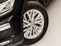 Volkswagen T-Roc 1.5 TSI Sport 150Pk Automaat (APPLE CARPLAY, GROOT NAVI, CLIMATE, GETINT GLAS, SPORTSTOELEN, ADAPTIVE CRUISE, PARKEERSENSOREN, NIEUWE APK, NIEUWSTAAT)