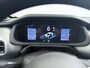 Jeep Avenger 1.2 e-Hybrid Black Edition | Achterbank in delen neerklapbaar | Achteruitrijcamera | Afdaal assistent