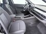 Jeep Avenger 1.2 e-Hybrid Black Edition | Achterbank in delen neerklapbaar | Achteruitrijcamera | Afdaal assistent