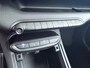 Jeep Avenger 1.2 e-Hybrid Black Edition | Achterbank in delen neerklapbaar | Achteruitrijcamera | Afdaal assistent