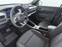 Jeep Avenger 1.2 e-Hybrid Black Edition | Achterbank in delen neerklapbaar | Achteruitrijcamera | Afdaal assistent