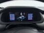 Jeep Avenger 1.2 e-Hybrid Black Edition | Achterbank in delen neerklapbaar | Achteruitrijcamera | Afdaal assistent