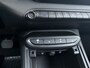 Jeep Avenger 1.2 e-Hybrid Black Edition | Achterbank in delen neerklapbaar | Achteruitrijcamera | Afdaal assistent
