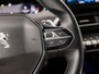 Peugeot 3008 1.2 PureTech Sport Automaat (APPLE CARPLAY, GROOT NAVI, 360 CAMERA, KEYLESS, SPORTSTOELEN, GETINT GLAS, TREKHAAK, NIEUWE APK, NIEUWSTAAT)