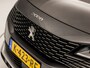 Peugeot 3008 1.2 PureTech Sport Automaat (APPLE CARPLAY, GROOT NAVI, 360 CAMERA, KEYLESS, SPORTSTOELEN, GETINT GLAS, TREKHAAK, NIEUWE APK, NIEUWSTAAT)