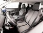 Peugeot 3008 1.2 PureTech Sport Automaat (APPLE CARPLAY, GROOT NAVI, 360 CAMERA, KEYLESS, SPORTSTOELEN, GETINT GLAS, TREKHAAK, NIEUWE APK, NIEUWSTAAT)
