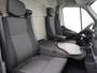 Renault Master T35 2.3dCi 135pk L2H2 3p Navi Camera Airco Pdc Trekhaak Cruise Control R-Link Nieuw Model ! Bluetooth DAB Led Regensensor Betonplex Vloer Lat om Lat Betimmering 1e Eigenaar 2.500kg Trekgewicht Euro 6