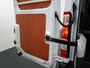 Renault Master T35 2.3dCi 135pk L2H2 3p Navi Camera Airco Pdc Trekhaak Cruise Control R-Link Nieuw Model ! Bluetooth DAB Led Regensensor Betonplex Vloer Lat om Lat Betimmering 1e Eigenaar 2.500kg Trekgewicht Euro 6