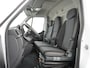 Renault Master T35 2.3dCi 135pk L2H2 3p Navi Camera Airco Pdc Trekhaak Cruise Control R-Link Nieuw Model ! Bluetooth DAB Led Regensensor Betonplex Vloer Lat om Lat Betimmering 1e Eigenaar 2.500kg Trekgewicht Euro 6