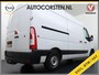 Renault Master T35 2.3dCi 135pk L2H2 3p Navi Camera Airco Pdc Trekhaak Cruise Control R-Link Nieuw Model ! Bluetooth DAB Led Regensensor Betonplex Vloer Lat om Lat Betimmering 1e Eigenaar 2.500kg Trekgewicht Euro 6