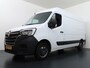Renault Master T35 2.3dCi 135pk L2H2 3p Navi Camera Airco Pdc Trekhaak Cruise Control R-Link Nieuw Model ! Bluetooth DAB Led Regensensor Betonplex Vloer Lat om Lat Betimmering 1e Eigenaar 2.500kg Trekgewicht Euro 6